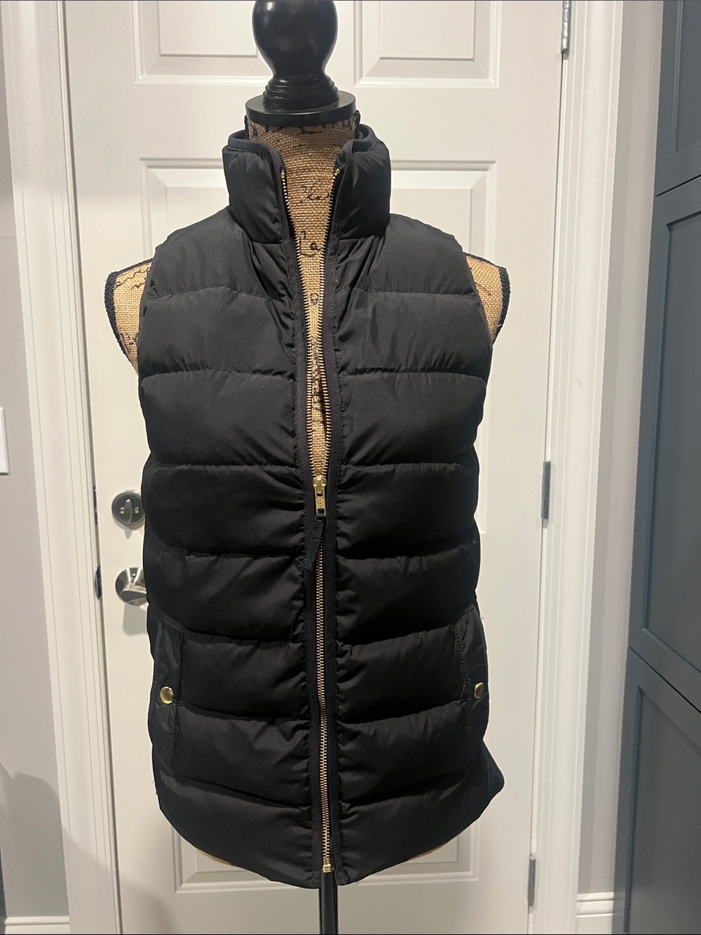 J Crew Black Women’s Quilted Puffer Vest Sz XS Layer Fall Outdoors Casual